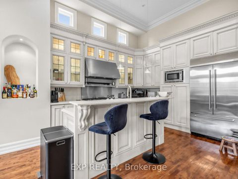 Photo 10 at 241 Poplar Plains Street, Casa Loma, Toronto