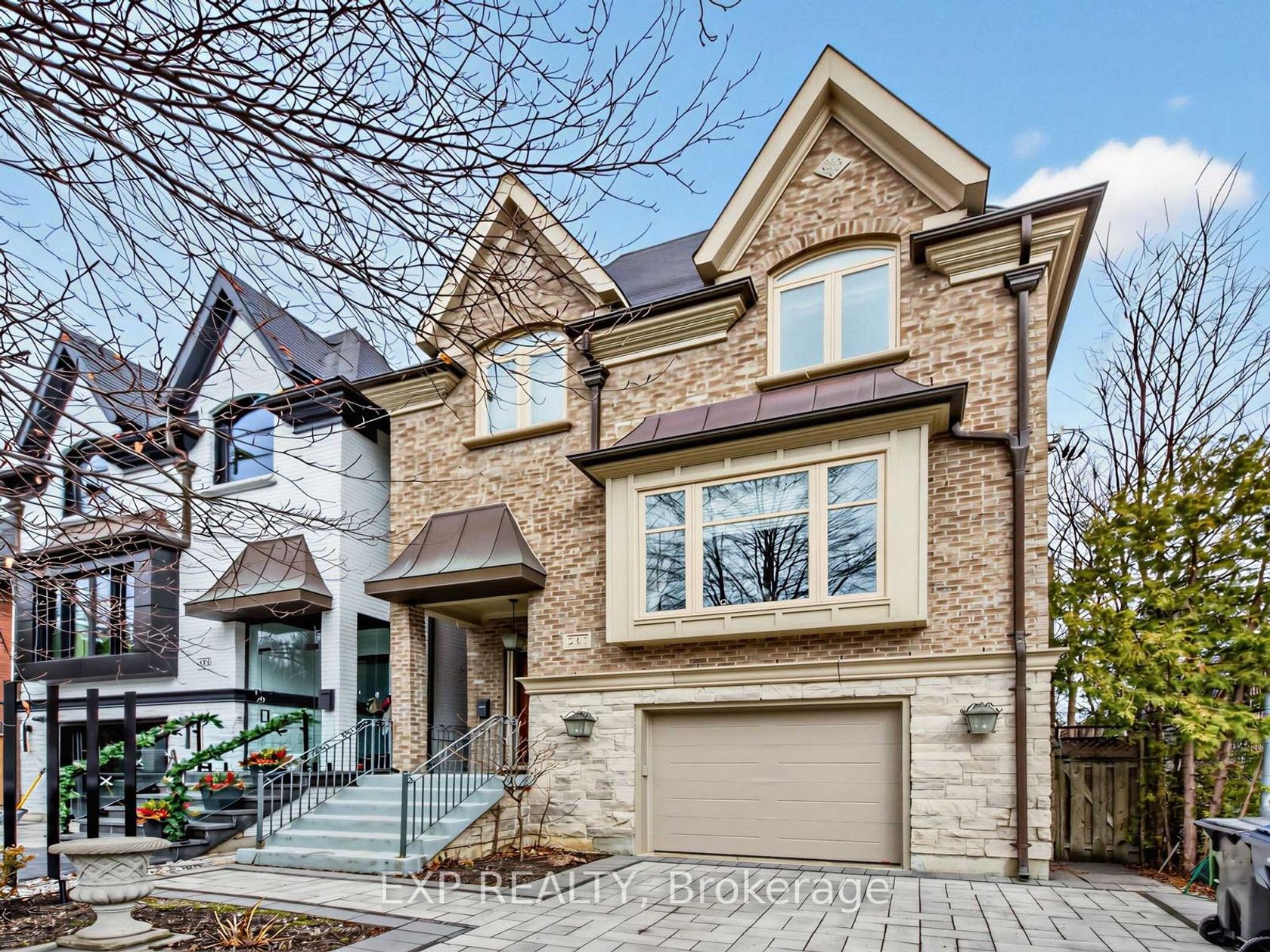241 Poplar Plains Street, Casa Loma, Toronto 