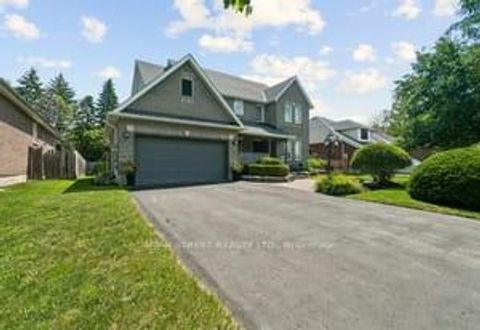 Photo 1 at 33 HIGHCASTLE Avenue, Keswick North, Georgina