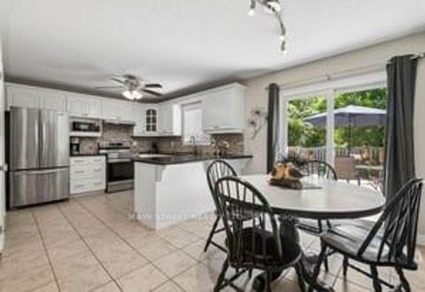 Photo 3 at 33 HIGHCASTLE Avenue, Keswick North, Georgina