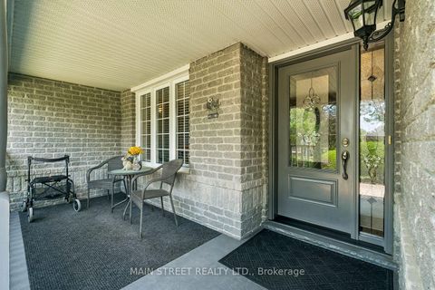 Photo 5 at 33 HIGHCASTLE Avenue, Keswick North, Georgina