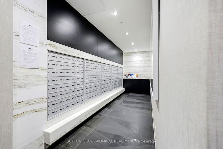 Photo 3 at 124 - 7 Kenaston Gardens, Bayview Village, Toronto