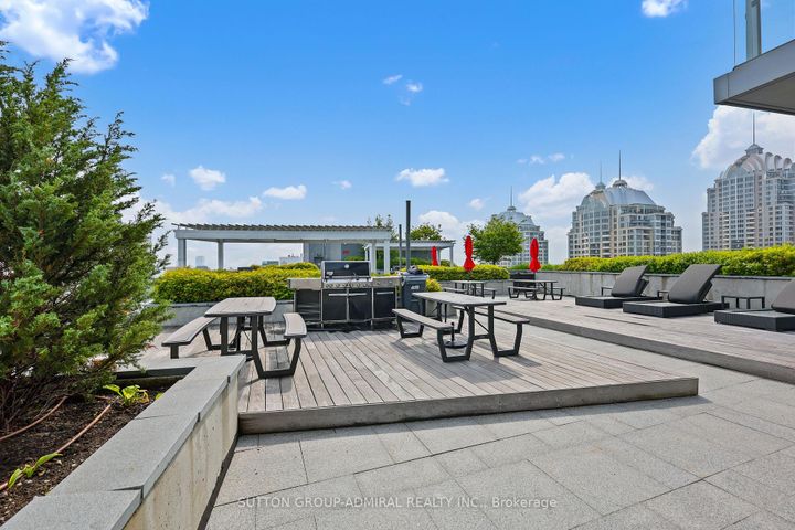 Photo 6 at 124 - 7 Kenaston Gardens, Bayview Village, Toronto