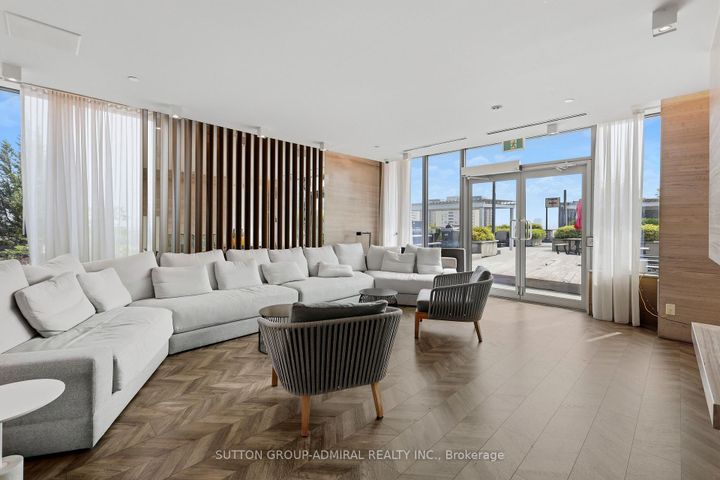 Photo 7 at 124 - 7 Kenaston Gardens, Bayview Village, Toronto