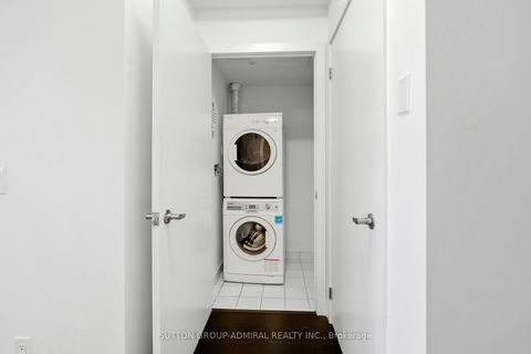 Photo 10 at 124 - 7 Kenaston Gardens, Bayview Village, Toronto