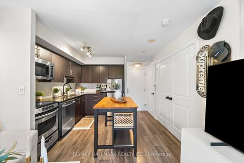 Photo 12 at 122 - 2035 Sheppard Avenue E, Henry Farm, Toronto