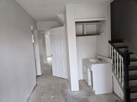 Photo 2 at 238 Braymore Boulevard, Rouge E11, Toronto