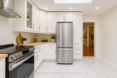 Photo 3 at 337 Glen Road, Moore Park, Toronto