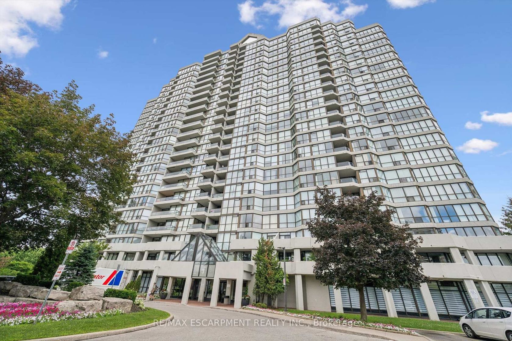 2309 - 3 Rowntree Road, Jamestown, Toronto 