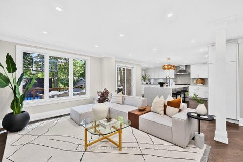 Photo 9 at 51 Princeton Road, Kingsway South, Toronto