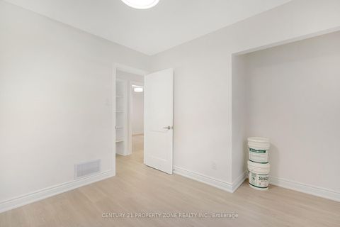 Photo 14 at 37 Adanac Drive, Cliffcrest, Toronto