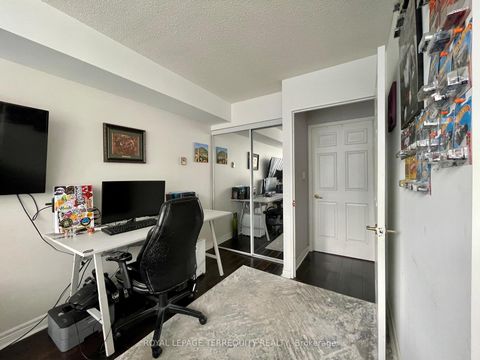 Photo 12 at 1009 - 30 Greenfield Avenue, Willowdale East, Toronto