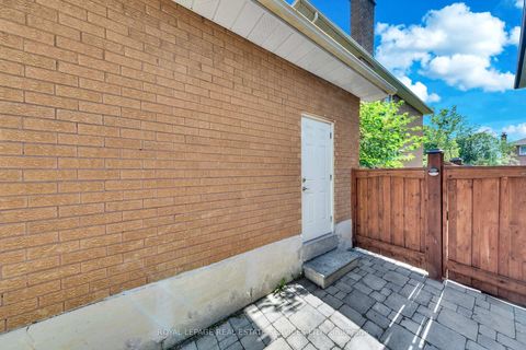 Photo 6 at 47 Velvet Crescent, East Woodbridge, Vaughan
