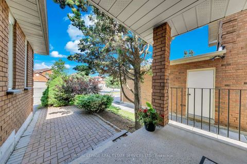 Photo 7 at 47 Velvet Crescent, East Woodbridge, Vaughan