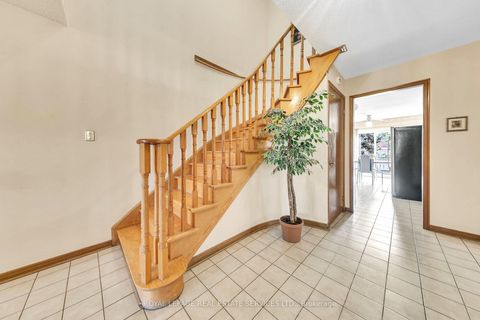 Photo 11 at 47 Velvet Crescent, East Woodbridge, Vaughan