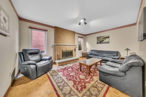 Photo 12 at 47 Velvet Crescent, East Woodbridge, Vaughan