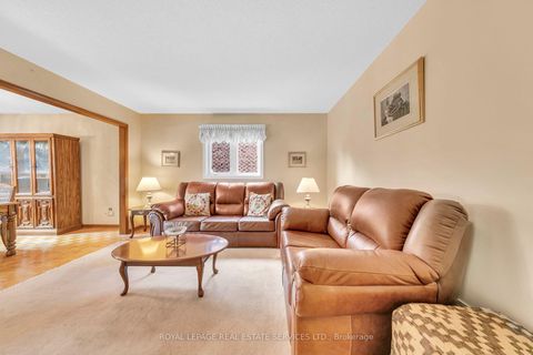 Photo 16 at 47 Velvet Crescent, East Woodbridge, Vaughan