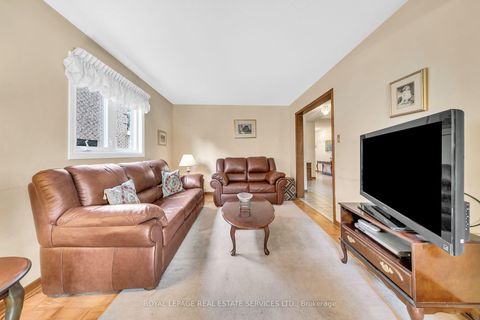 Photo 19 at 47 Velvet Crescent, East Woodbridge, Vaughan