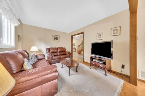 Photo 20 at 47 Velvet Crescent, East Woodbridge, Vaughan