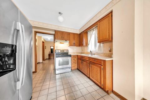 Photo 28 at 47 Velvet Crescent, East Woodbridge, Vaughan