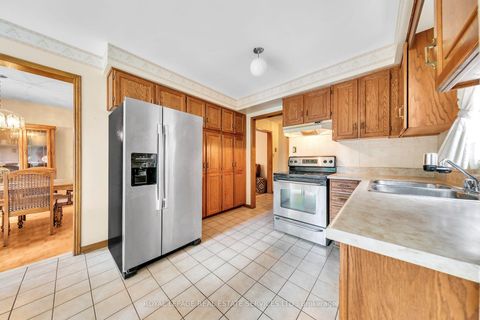 Photo 29 at 47 Velvet Crescent, East Woodbridge, Vaughan