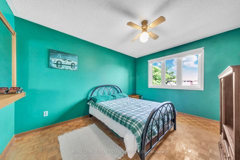 Photo 34 at 47 Velvet Crescent, East Woodbridge, Vaughan