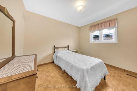 Photo 35 at 47 Velvet Crescent, East Woodbridge, Vaughan
