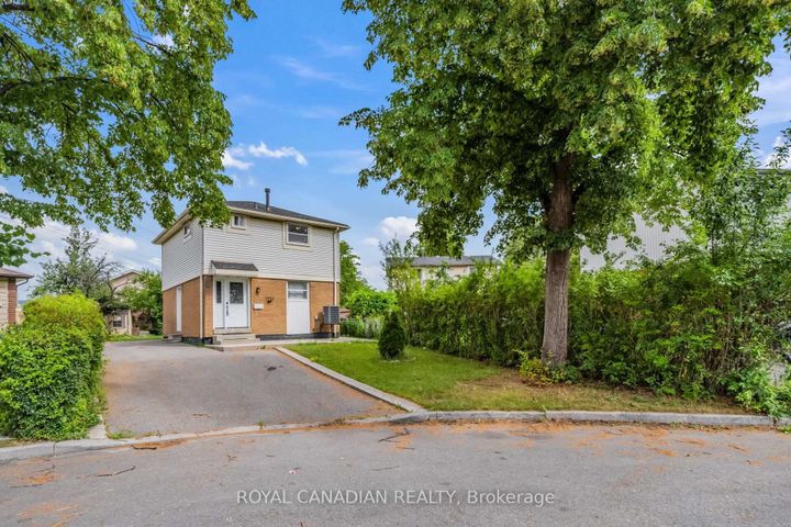 Photo 1 at 6 Damascus Drive, Clairville, Toronto