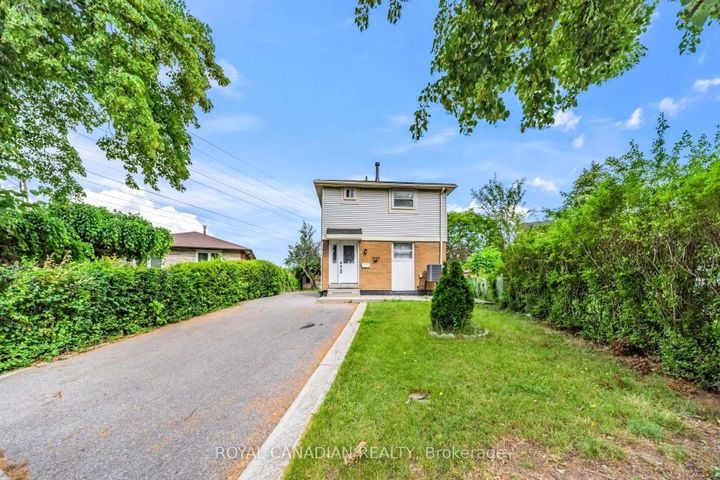 Photo 2 at 6 Damascus Drive, Clairville, Toronto