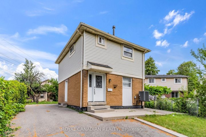 Photo 3 at 6 Damascus Drive, Clairville, Toronto