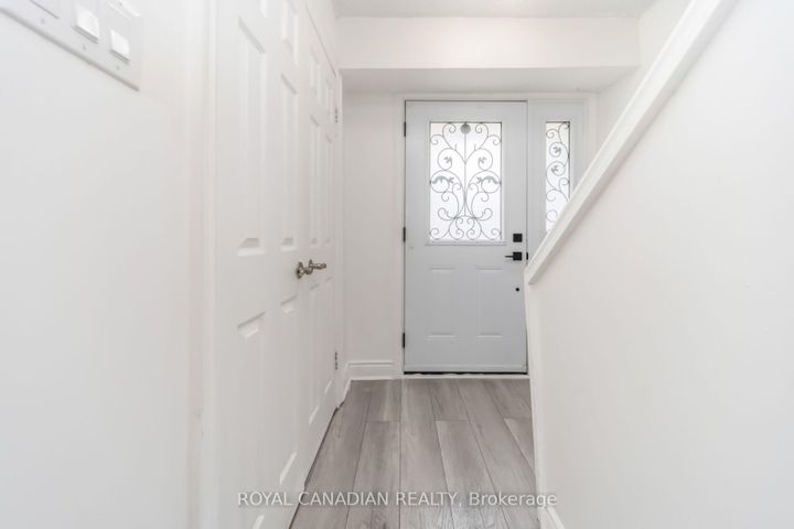 Photo 4 at 6 Damascus Drive, Clairville, Toronto