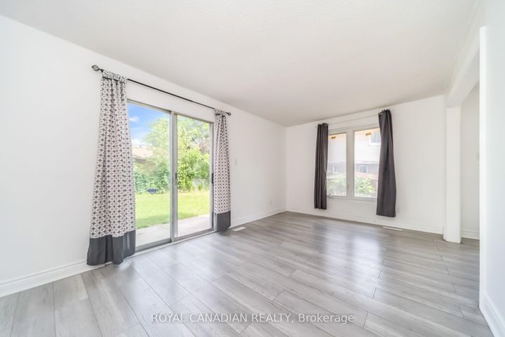 Photo 8 at 6 Damascus Drive, Clairville, Toronto
