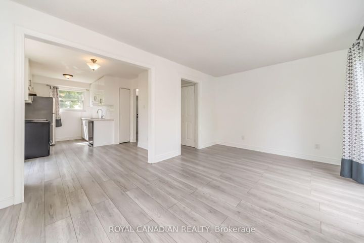 Photo 11 at 6 Damascus Drive, Clairville, Toronto