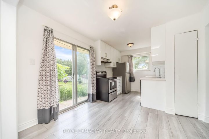 Photo 13 at 6 Damascus Drive, Clairville, Toronto