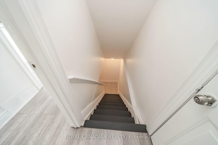 Photo 34 at 6 Damascus Drive, Clairville, Toronto