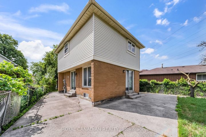 Photo 45 at 6 Damascus Drive, Clairville, Toronto