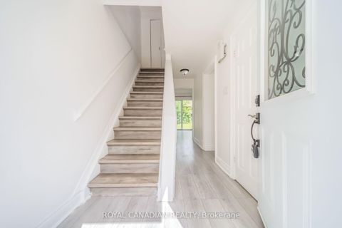 Photo 5 at 6 Damascus Drive, Clairville, Toronto