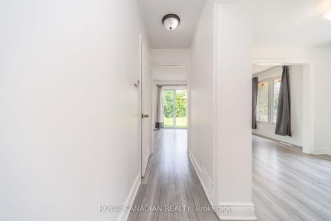 Photo 6 at 6 Damascus Drive, Clairville, Toronto