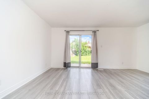 Photo 7 at 6 Damascus Drive, Clairville, Toronto