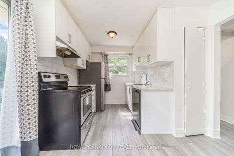 Photo 14 at 6 Damascus Drive, Clairville, Toronto