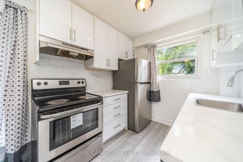 Photo 15 at 6 Damascus Drive, Clairville, Toronto