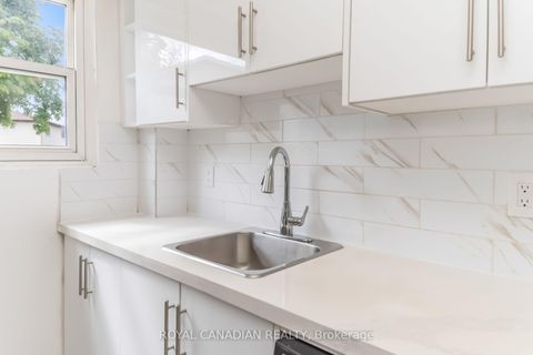 Photo 17 at 6 Damascus Drive, Clairville, Toronto