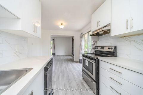Photo 18 at 6 Damascus Drive, Clairville, Toronto