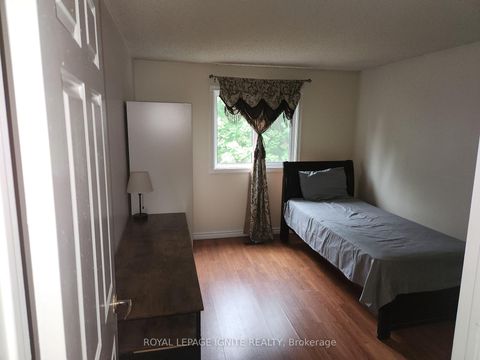 Photo 1 at 33 Lysander Court, Agincourt North, Toronto