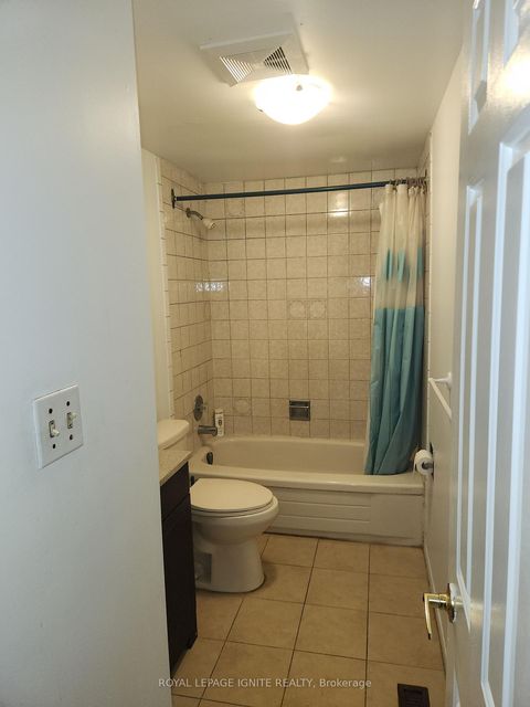 Photo 2 at 33 Lysander Court, Agincourt North, Toronto