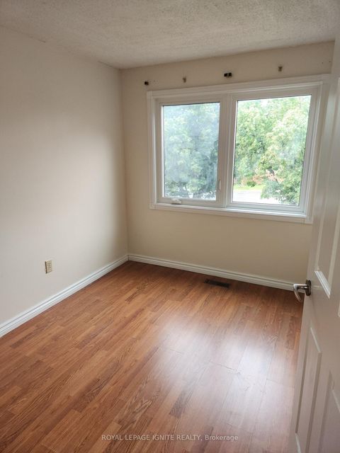 Photo 5 at 33 Lysander Court, Agincourt North, Toronto