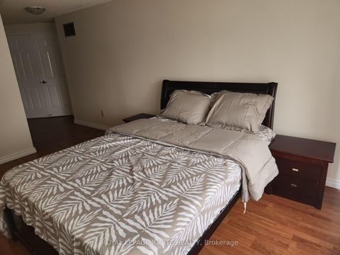 Photo 10 at 33 Lysander Court, Agincourt North, Toronto