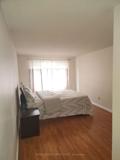 Photo 11 at 33 Lysander Court, Agincourt North, Toronto