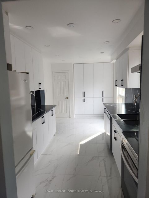 Photo 13 at 33 Lysander Court, Agincourt North, Toronto
