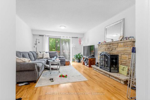 Photo 13 at 874 Sparrow Road, College Manor, Newmarket